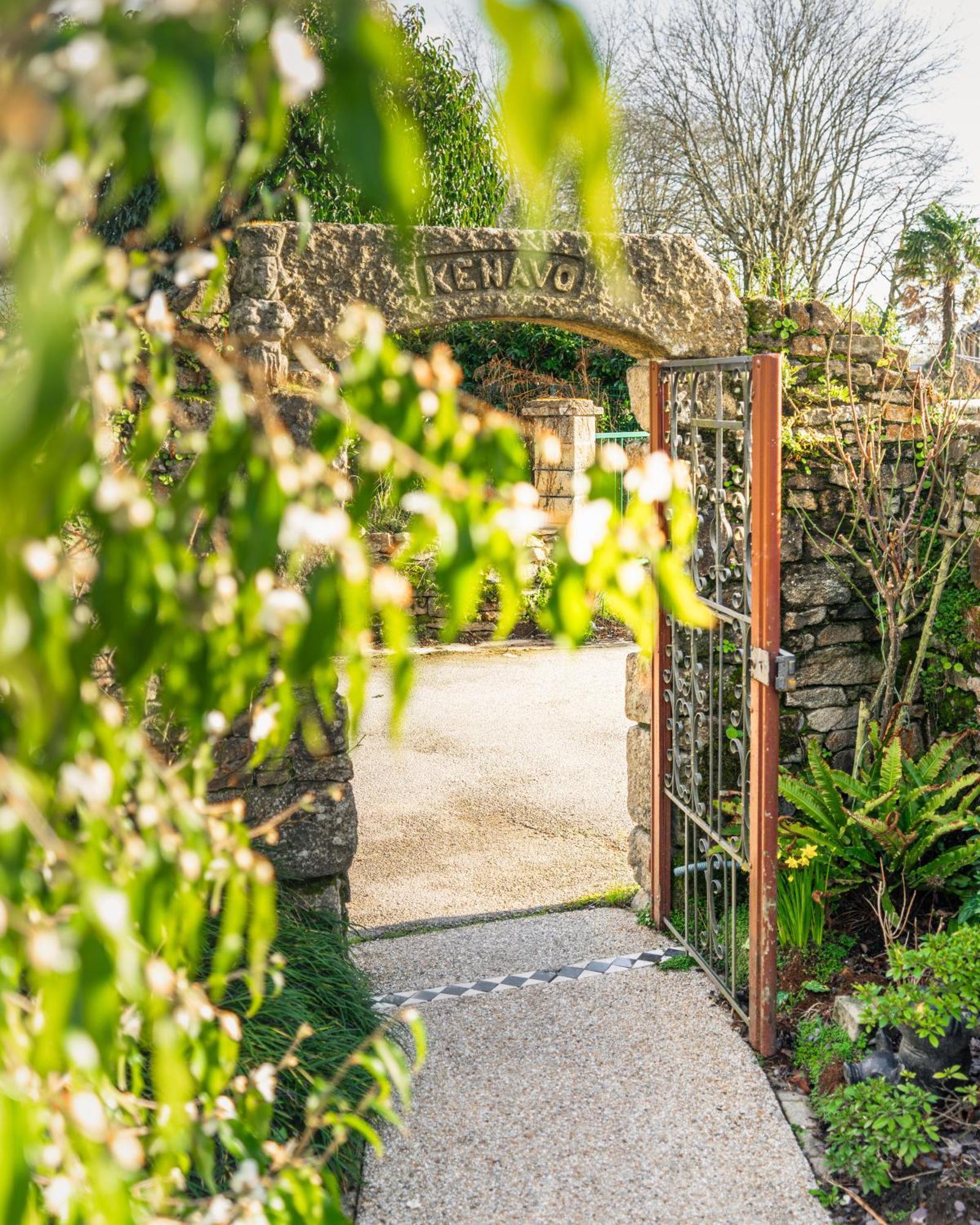 Logis L'Auberge - Maison Glenn Anna Sainte-Anne-d'Auray Екстер'єр фото